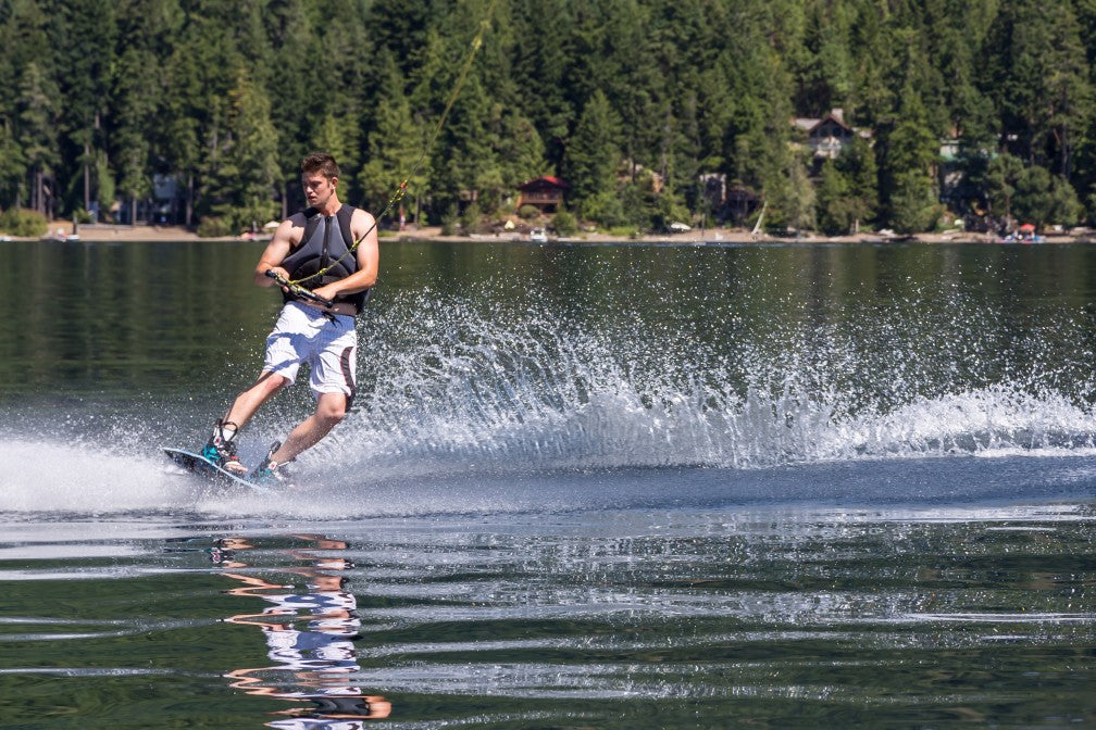 How to tow skiers, wakeboarders and tubers